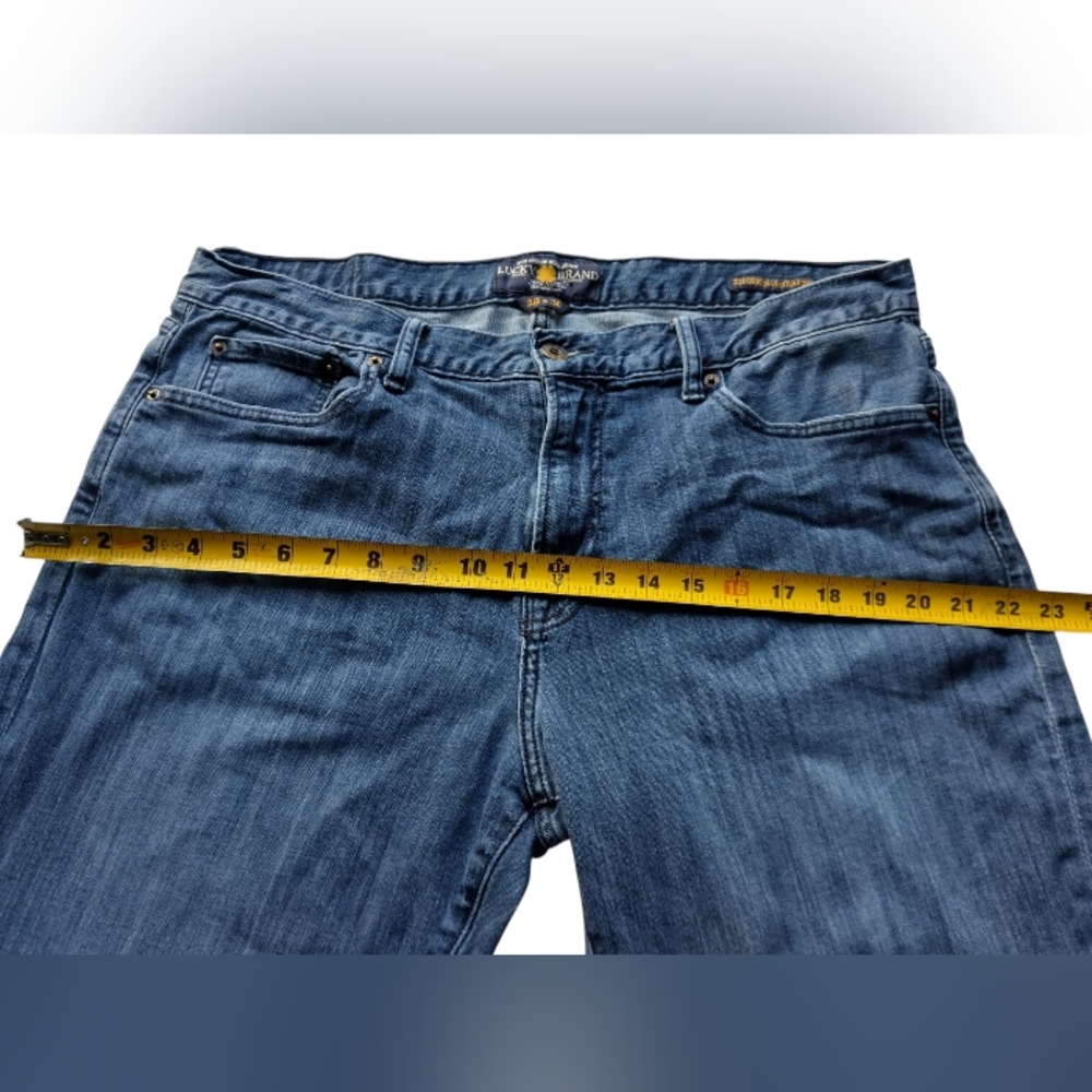 Lucky Brand Men's  Blue Jeans Original Straight Cotton Size  38X33 Medium Wash - Picture 5 of 13
